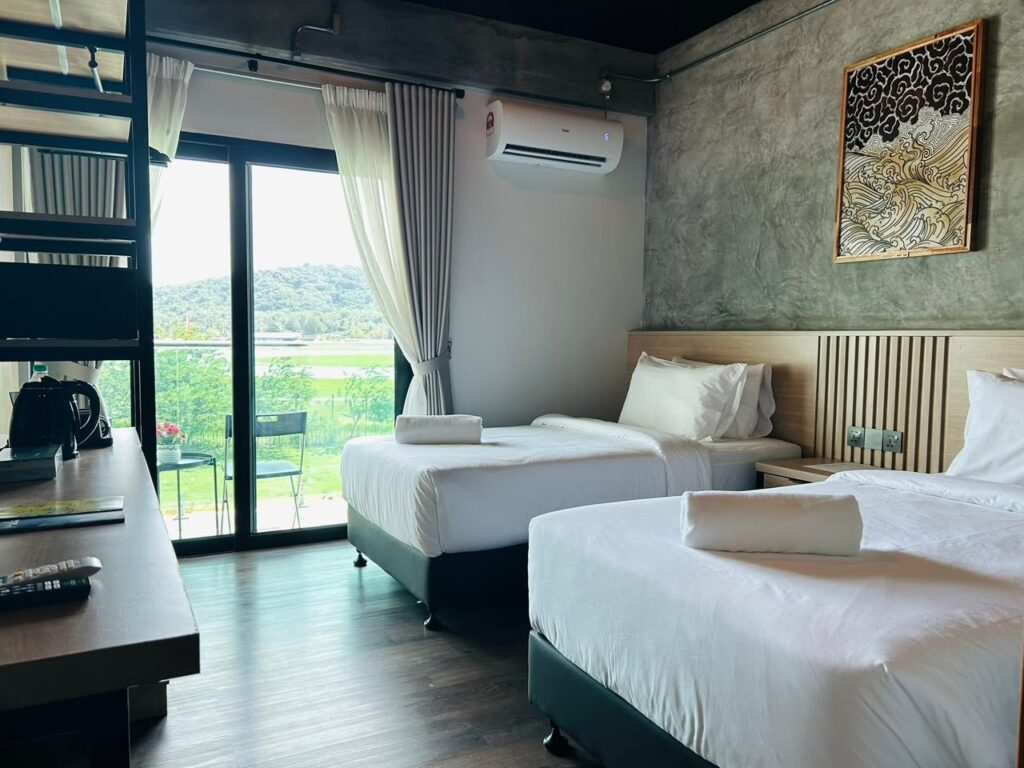 sena standarddeluxe twin beds